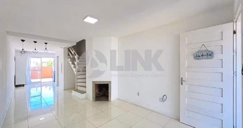 Casa de 2 quartos com 2 suítes e 3 vagas à venda no bairro Hípica em Porto Alegre