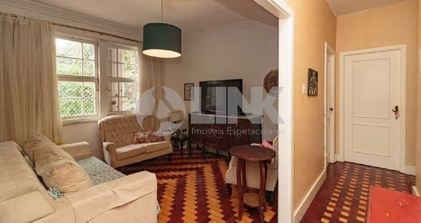 Apartamento de 3 quartos com 1 vaga à venda no bairro Petrópolis em Porto Alegre