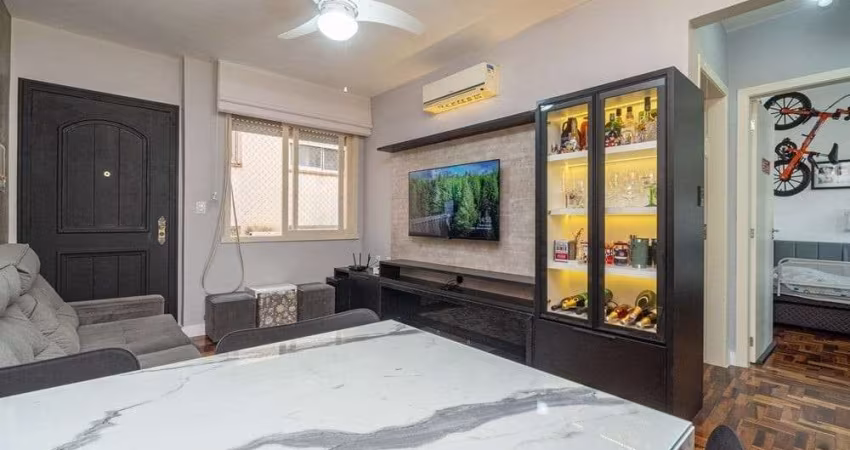 Apartamento de 2 quartos com 1 vaga à venda no bairro Vila Ipiranga em Porto Alegre