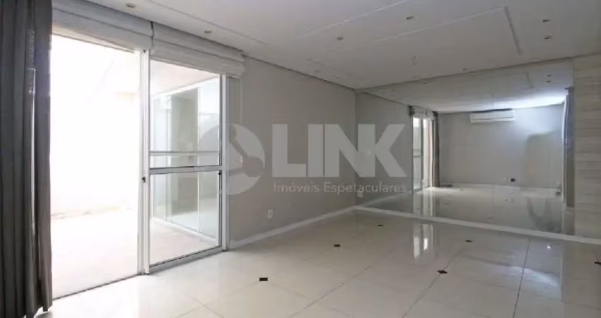 Casa em condomínio fechado com 3 quartos e 2 vagas à venda no bairro Ecoville em Porto Alegre