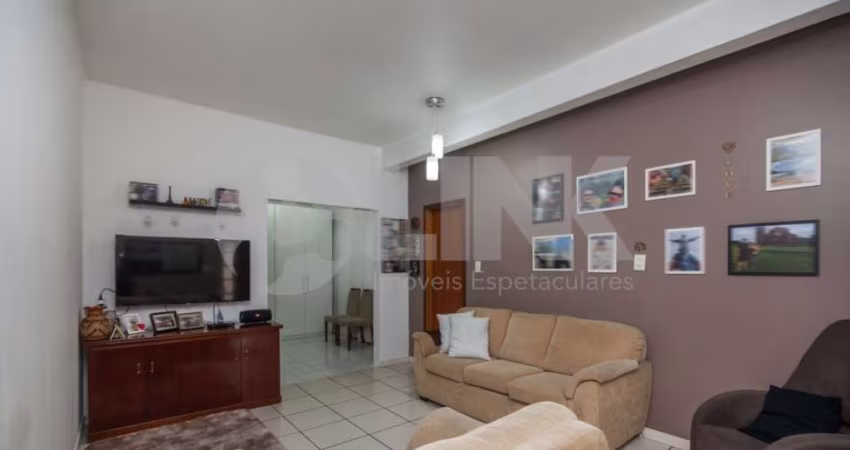 Apartamento Garden de 3 quartos com 2 vagas à venda no bairro São Sebastião em Porto Alegre