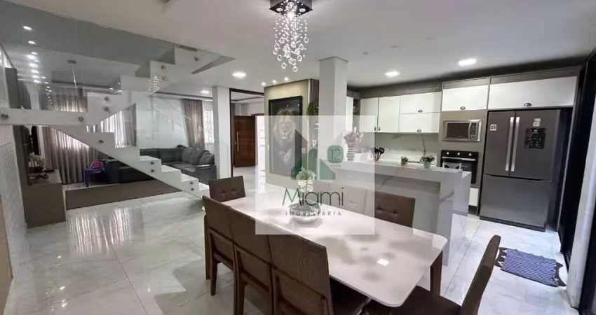 Sobrado com 4 dormitórios à venda, 300 m² por r$ 900.000 - sítio cercado - curitiba/pr
