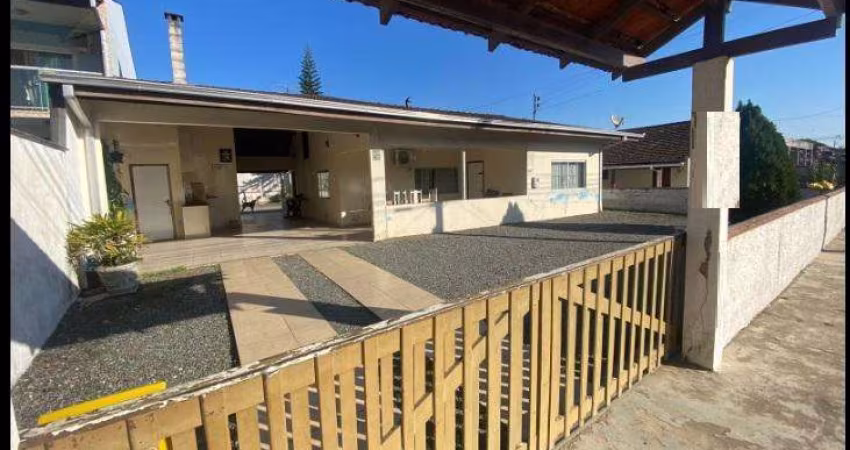Casa para Venda em São Francisco do Sul, Ubatuba, 4 dormitórios, 2 banheiros, 2 vagas