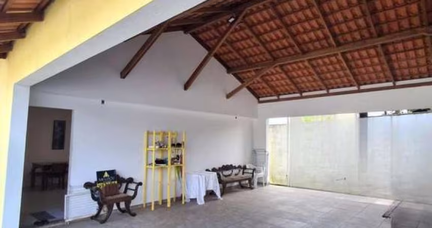 Casa para Venda em Joinville, Saguaçu, 4 dormitórios, 3 banheiros, 2 vagas