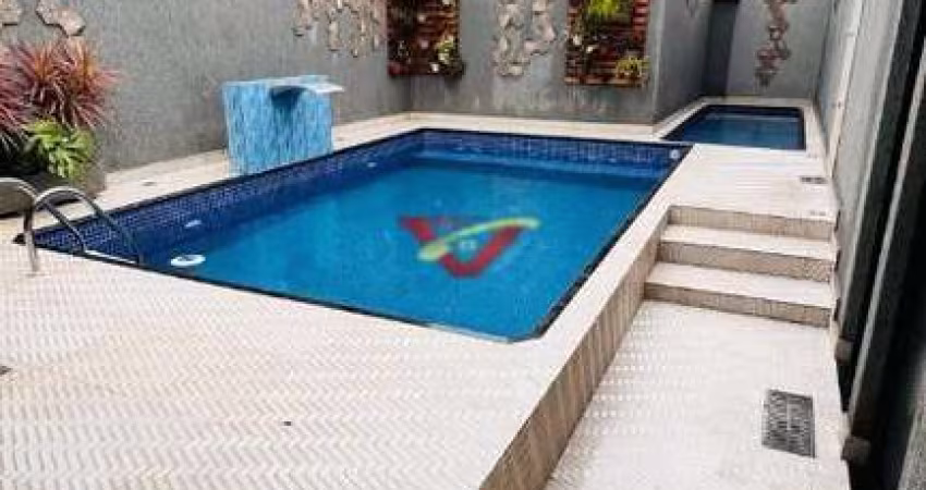 Casa de condomínio assobradada com piscina no bairro Maracanã, Praia Grande/SP