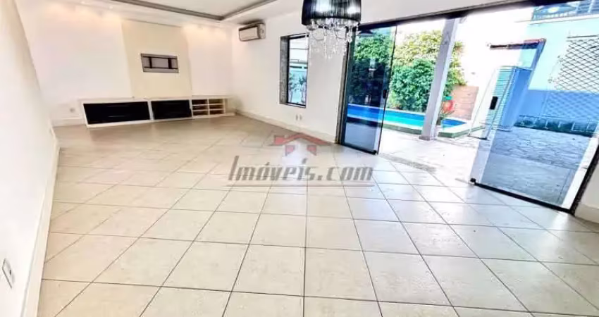Casa em condomínio fechado com 3 quartos à venda na Avenida Geremário Dantas, 661, Pechincha, Rio de Janeiro