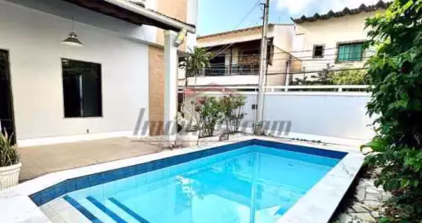 Casa em condomínio fechado com 3 quartos à venda na Avenida Geremário Dantas, 661, Pechincha, Rio de Janeiro