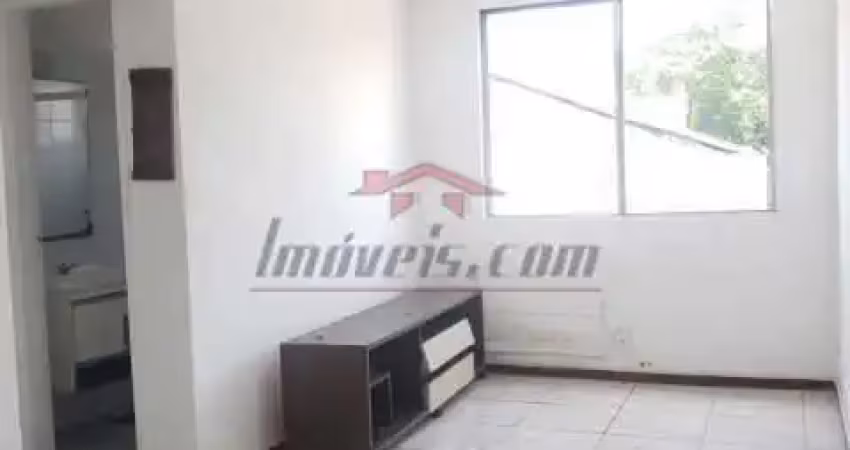 Apartamento com 2 quartos para alugar na Rua Cândido Benício, 916, Campinho, Rio de Janeiro