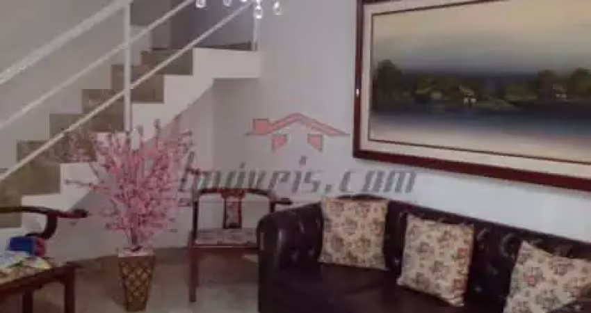 Casa em condomínio fechado com 2 quartos para alugar na Estrada da Boiuna, 2691, Taquara, Rio de Janeiro