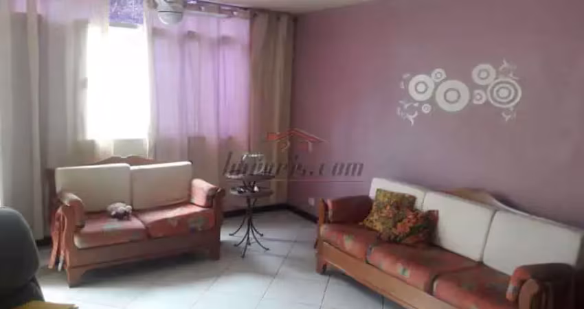 Casa com 4 quartos à venda na Rua Joaquim Tourinho, 68, Pechincha, Rio de Janeiro