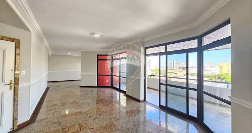 Luxo e exclusividade: apartamento amplo com 300m² com 5 suítes no coração do centro da cidade