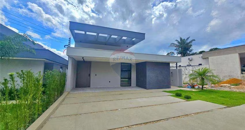 Casa Terréa no Quintas das Marinas, com 3 suítes e piscina