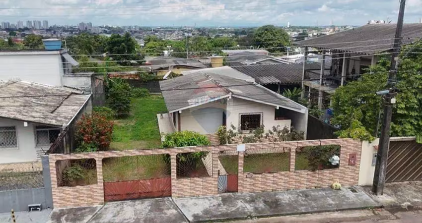 Casa  3 quartos  sendo 1 suite, com 179m útil, com área total de 45m² no Conj. Belvedere - Planalto