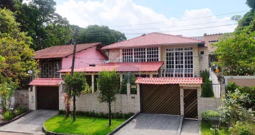 Casa duplex ampla com 5 suítes, piscina, placa de energia solar no cj morada do sol