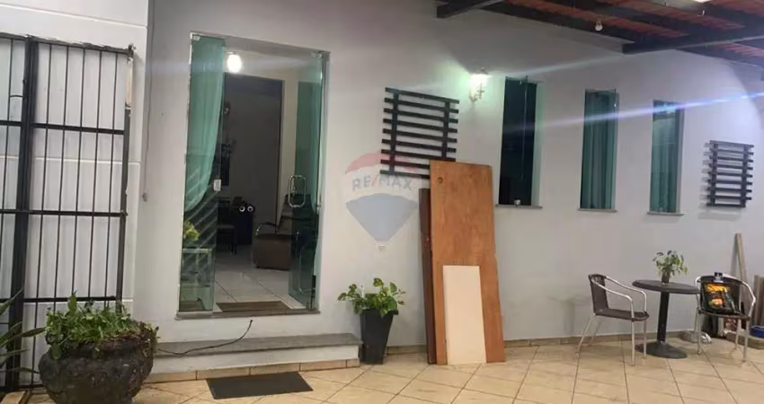 Casa com 3 quartos para alugar no Flores, Manaus 
