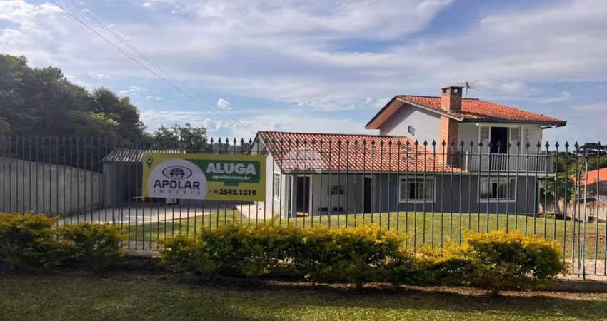 Casa com 3 quartos para alugar na Rua Theodoro Makiolka, 2850, Santa Cândida, Curitiba