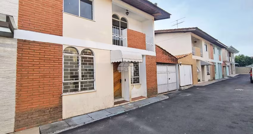 Casa com 3 quartos para alugar na Rua Rio Pelotas, 1080, Bairro Alto, Curitiba