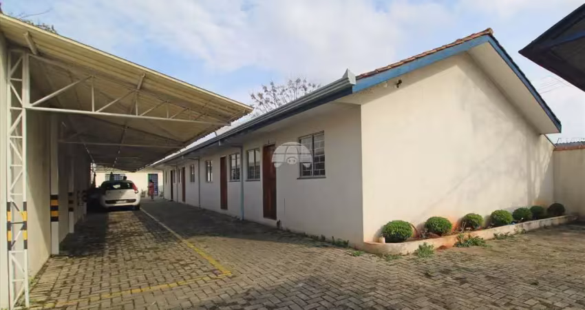 Casa com 2 quartos para alugar na Rua Astorga, 1160, Guaraituba, Colombo