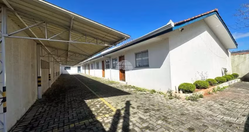 Casa com 2 quartos para alugar na Rua Astorga, 1160, Guaraituba, Colombo