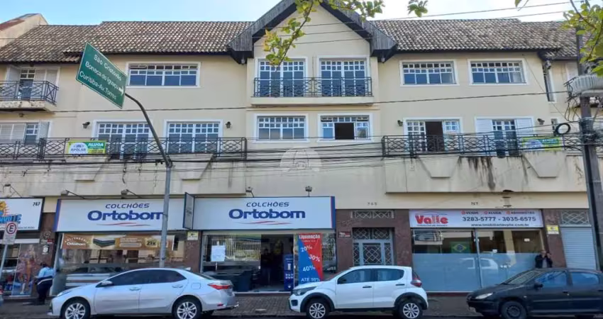Apartamento com 3 quartos para alugar na Rua Veríssimo Marques, 763, Centro, São José dos Pinhais