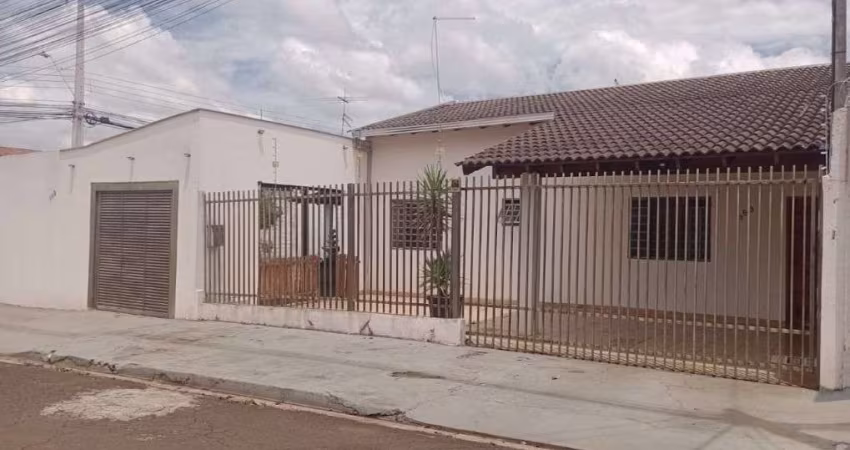 Casa com 2 dormitórios à venda, 200 m² por R$ 429.000,00 - Residencial Abussafe - Londrina/PR