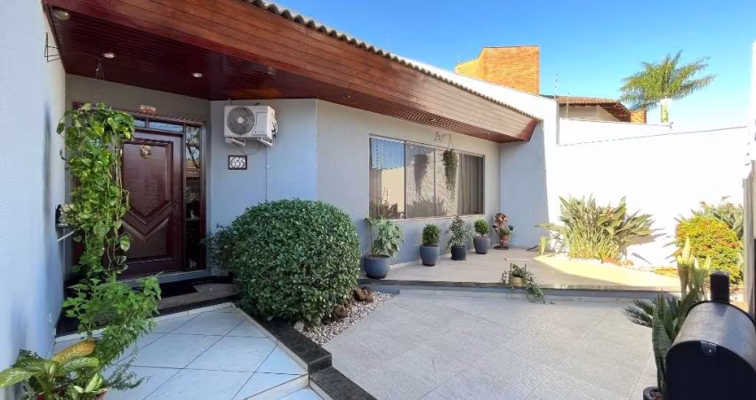 Sobrado com 5 dormitórios à venda, 400 m² por R$ 1.600.000,00 - Mediterrâneo - Londrina/PR