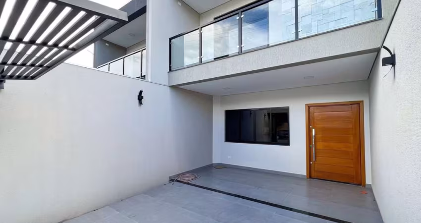 Sobrado com 3 quartos, sendo 1 suíte à venda, por R$ 869.000,00 - Jd. Guararapes - Londrina/PR