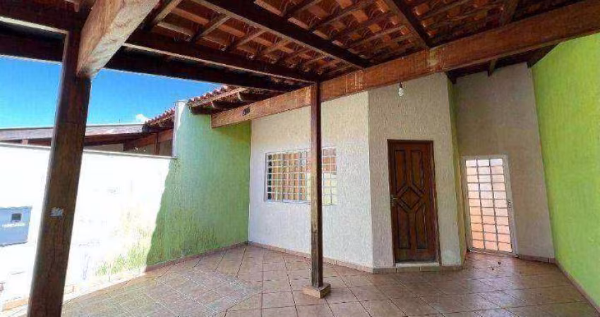 Casa com 3 dormitórios para alugar, 125 m² por R$ 2.600,00/mês - Jardim Guararapes - Londrina/PR