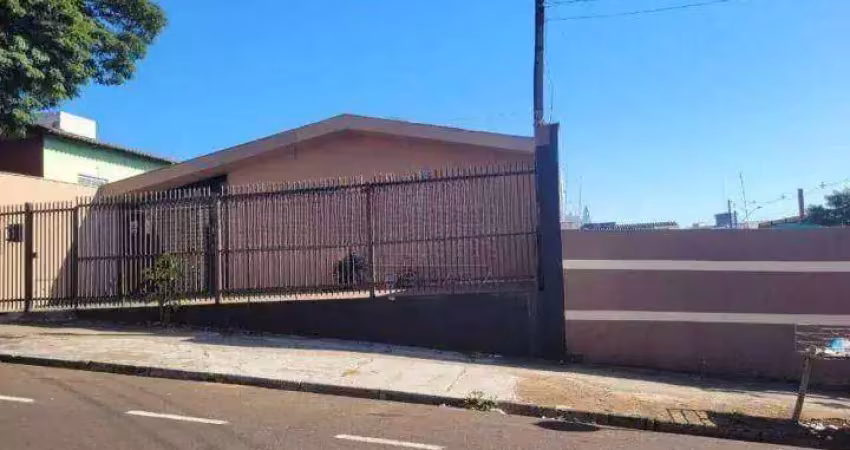 Casa com 4 dormitórios para alugar, 355 m² por R$ 2.800,00/mês - Centro - Londrina/PR
