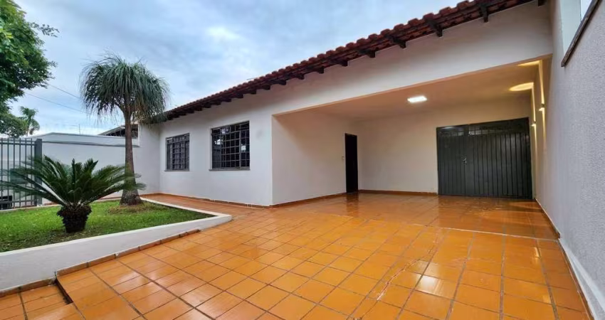 Casa com 3 dormitórios, 192 m² - venda por R$ 700.000,00 ou aluguel por R$ 3.600,00/mês - San Fernando - Londrina/PR