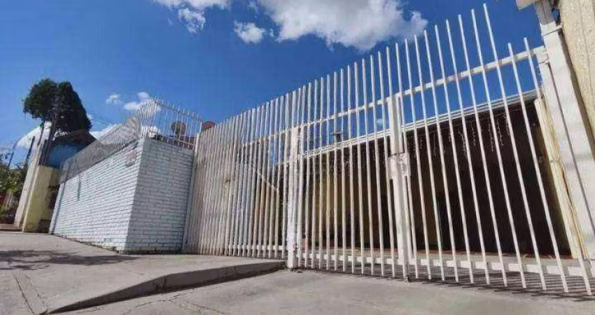 Casa com 4 dormitórios à venda, 226 m² por R$ 740.000,00 - Champagnat - Londrina/PR