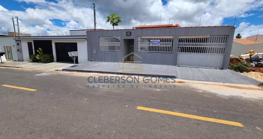 Casa para Venda em Caldas Novas, Estância Itaguaí, 5 dormitórios, 1 suíte, 2 banheiros, 4 vagas