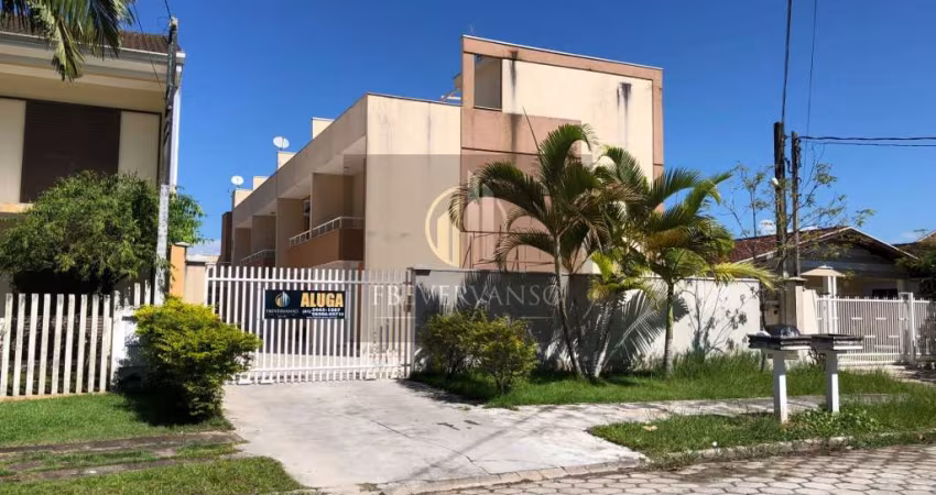 Sobrado em Condomínio  em Balneário Brejatuba - Guaratuba, PR