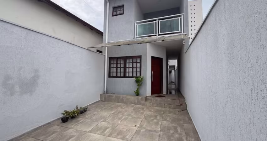 Sobrado com 3 dormitórios à venda, 164 m² por R$ 770.000,00 - Centro - Mogi das Cruzes/SP