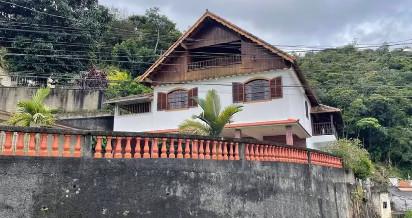 Casa alto padrão com 5 quartos à venda no centro de nova friburgo
