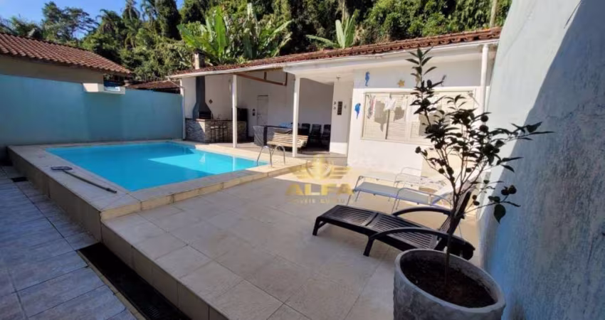 Casa à venda com 4 dormitórios - Piscina e churrasqueira - 2 vagas - Jardim Albamar - Guarujá/SP