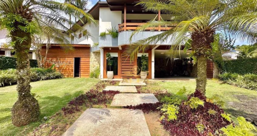 Alto padrão - Casa à venda com 5 suítes - Piscina e churrasqueira -
