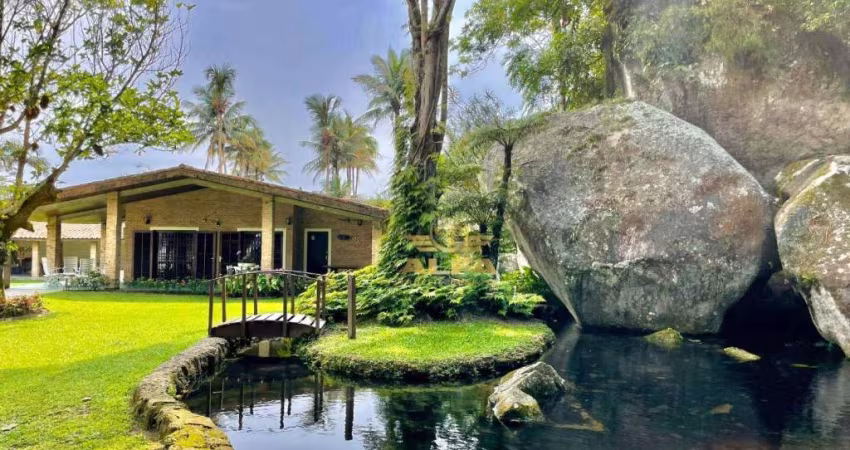 Perto da praia - Casa à venda com 3 dormitórios - Espaço gourmet - 6 vagas - Jardim Guaiuba - Guarujá/SP