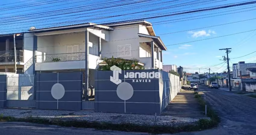 Casa com 5 quartos à venda na Rua Rodrigues de Freitas, Cidade Nova, Feira de Santana