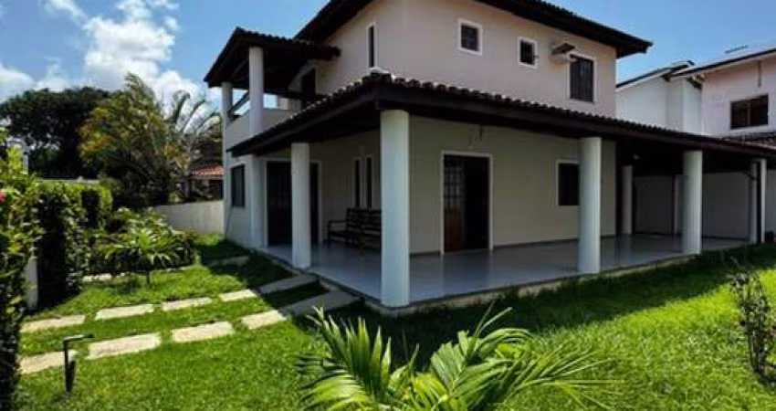 Casa em cond fechado, Buraquinho, 4 suítes, 450m²