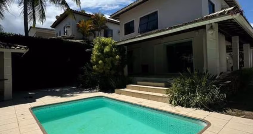 OPORTUNIDADE excelente casa no Condomínio Intervilas Buraquinho 980.000,00 pronta para morar.