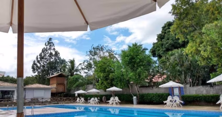 Apartamento com 2/4 sendo suite, á venda no cond. Bosque da Aldeia.