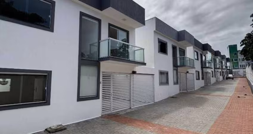 Casa à venda com 3 suítes no Miragem – Lauro de Freitas.