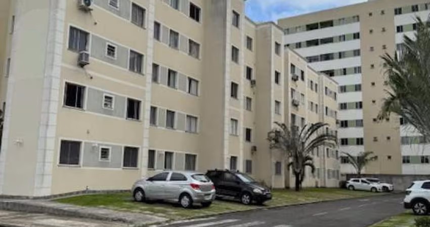Apartamento com 2/4 térreo no centro de Lauro de Freitas.