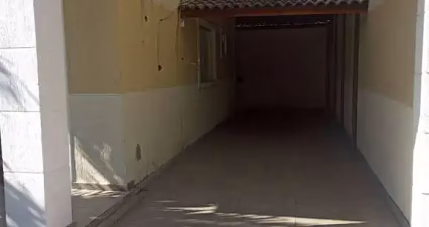 Casa em condomínio com 3/4 no centro de lauro de freitas.