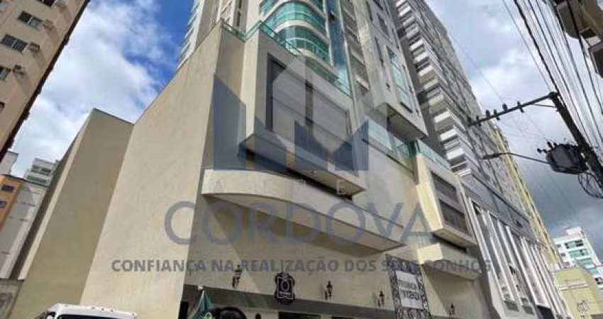 Magnífico apartamento de luxo à venda em Itapema-SC, Meia Praia: 4 suítes, 3 salas, 2 vagas de garagem, 200m².