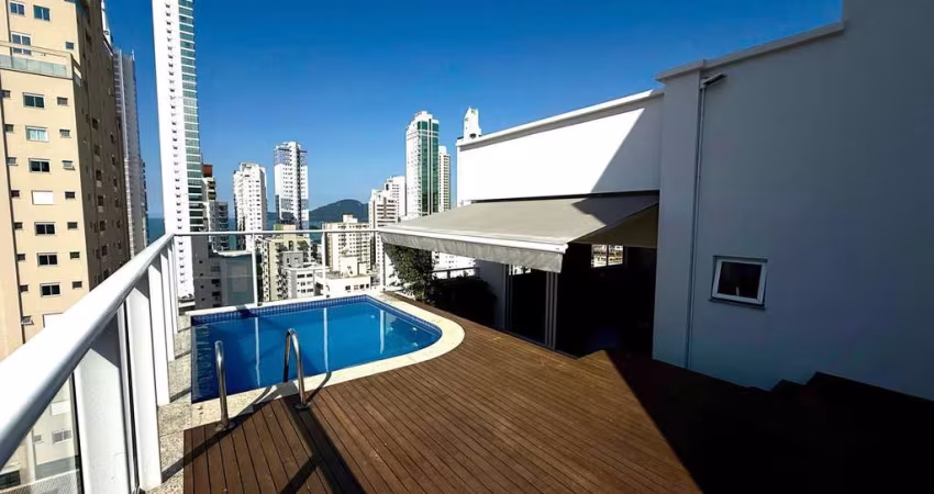 Imperdível Cobertura Mobiliada com 4 Quartos no Centro de Balneário Camboriú-SC  240m², 4 suítes, 2 salas, 5 banheiros, vaga de garagem