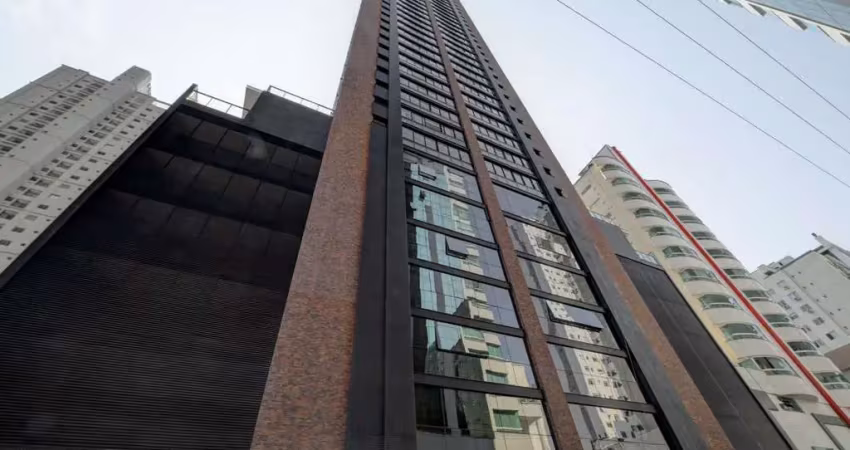 Apartamento de luxo no centro de balneário camboriú-sc: 4 quartos, 2 suites, 1 sala, 4 banheiros, 3 vagas de garagem, 135m². pronto para morar!