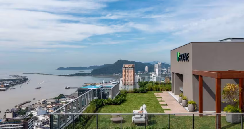 Residência Luxuosa e Mobiliada à Venda em Itajaí-SC, Centro  4 Quartos, 4 Suítes, 2 Salas, 1 Banheiro, 3 Vagas de Garagem, 684,25 m².