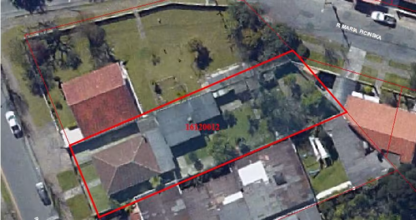 Terreno à Venda no Tarumã próximo a Caixa D´àgua da Sanepar no alto da XV Localização excelente, colado ao Jardim Social, terreno plano.